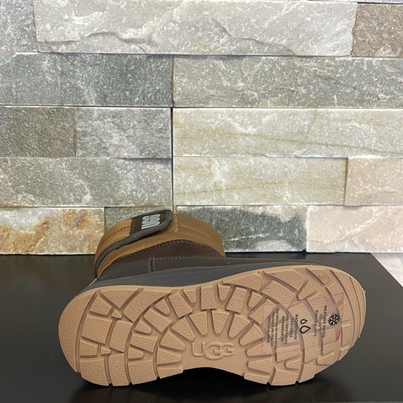 UGG Kids Toty Weather Snow Boot - Picture 10 of 10